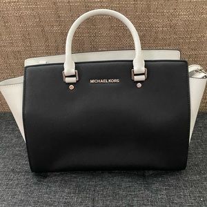 Authentic Michael Kors tote bag w/ shoulder strap